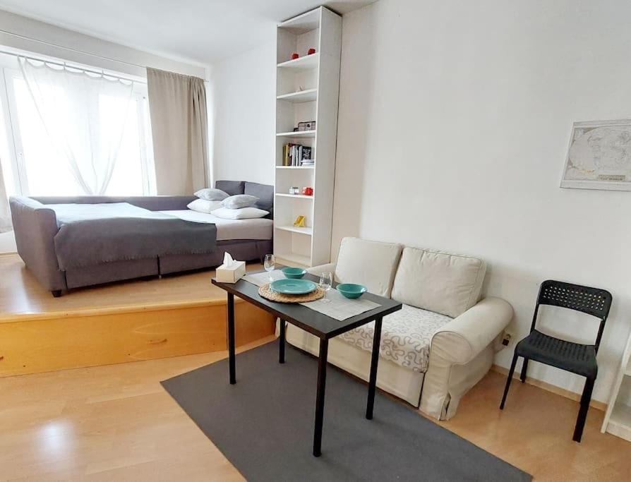 Centrum Studio Apartment With The Self-Check-In Bratislava Luaran gambar