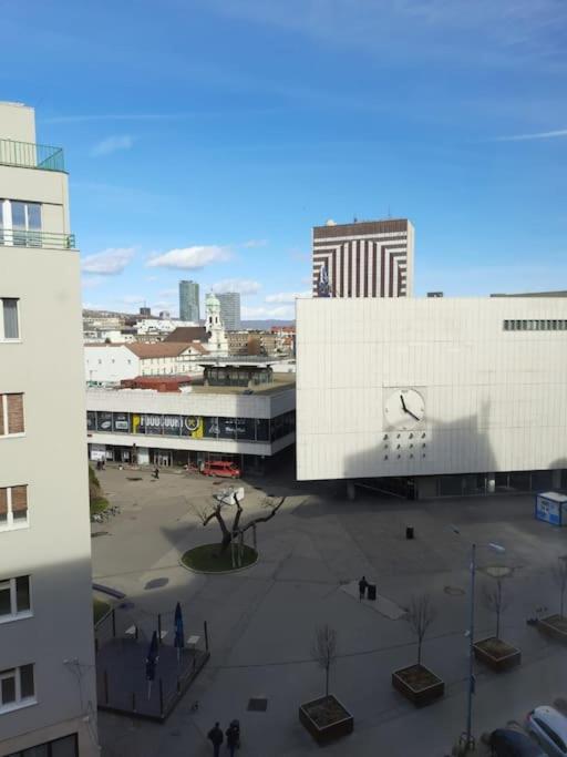 Centrum Studio Apartment With The Self-Check-In Bratislava Luaran gambar